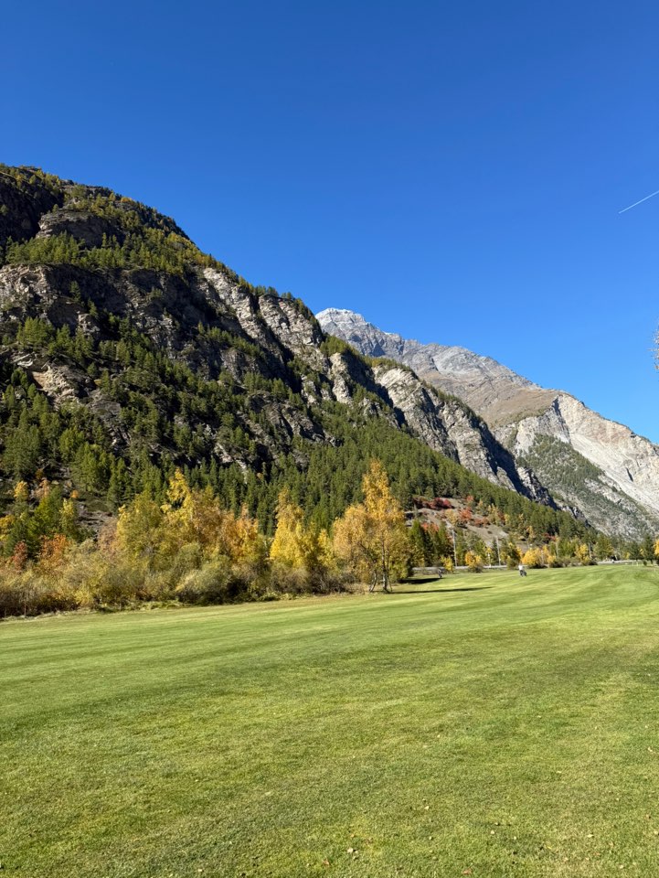 체르마트 스위스 골프장에서 골프 라운딩하며 바라본 멋진 전경