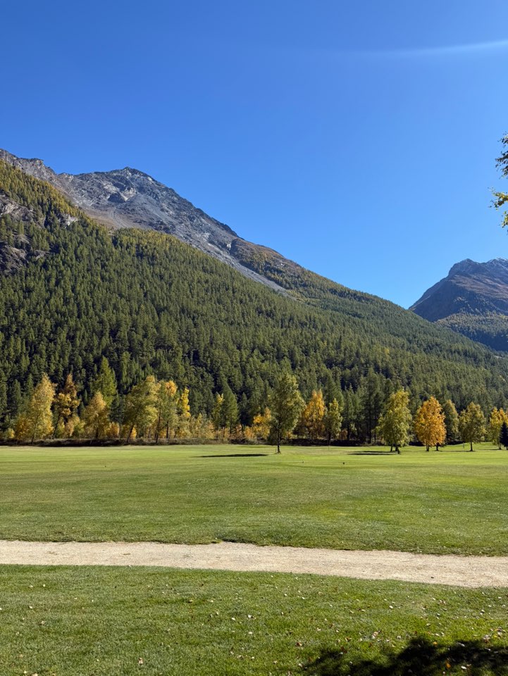 체르마트 마테호른 골프장에서 스위스 알프스를 배경으로 즐긴 골프 라운딩