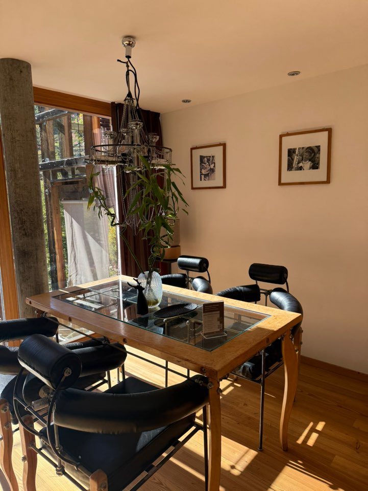 체르마트 스위트네호텔 주르브리겐 스위트룸 4인이상 즐길 수 있는 다이닝 공간