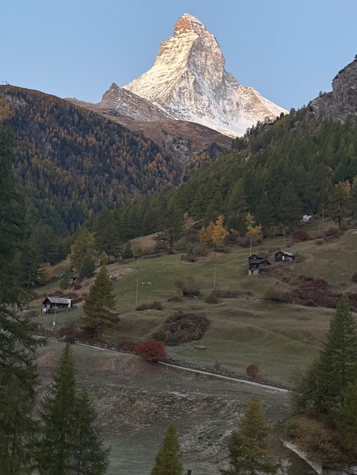 체르마트 스위트네호텔 주르브리겐 스위트룸 테라스에서 낮에 바라본 마테호른 전망