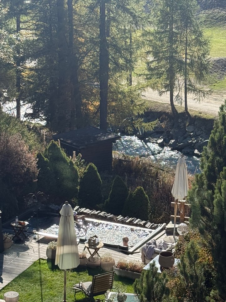 체르마트 스위트네호텔 주르브리겐 마테호른이 보이는 천국 같은 야외 수영장 전경